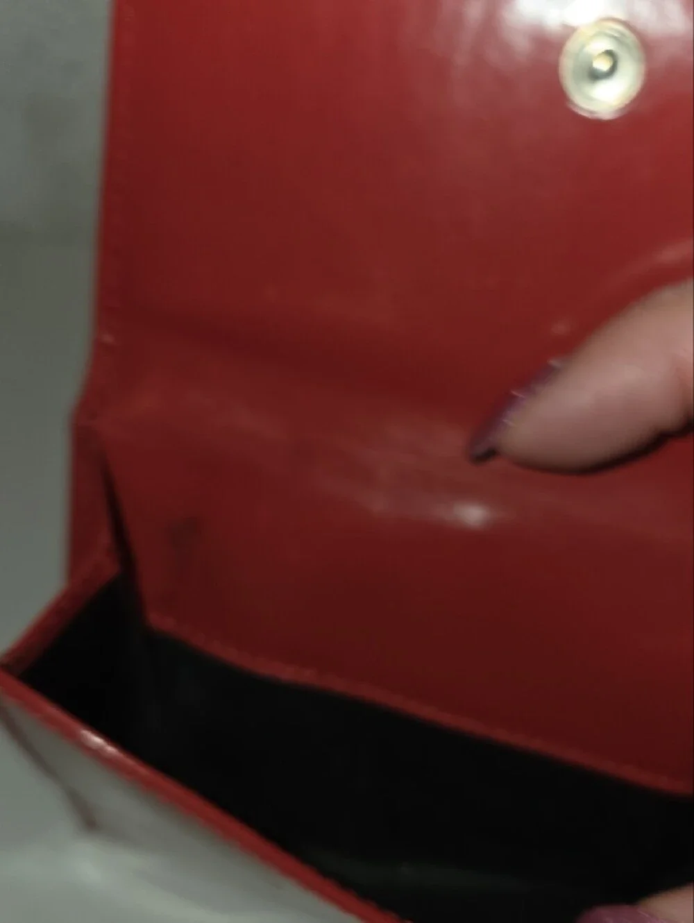 LOW START Gucci Red Patent Cardholder Wallet - Picture 8 of 12